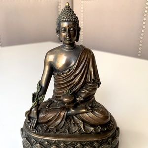 Buddha Statuette - Bronze